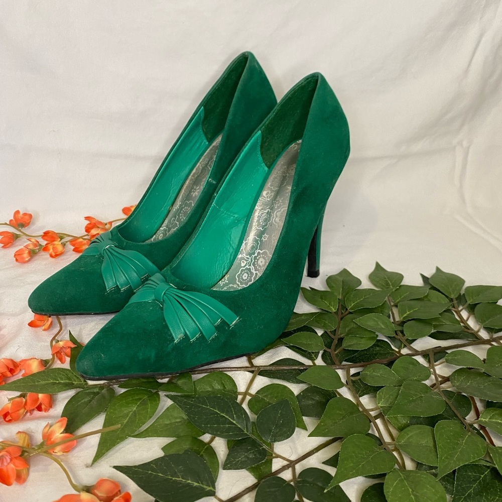 Vintage baby girl green velour stiletto heels